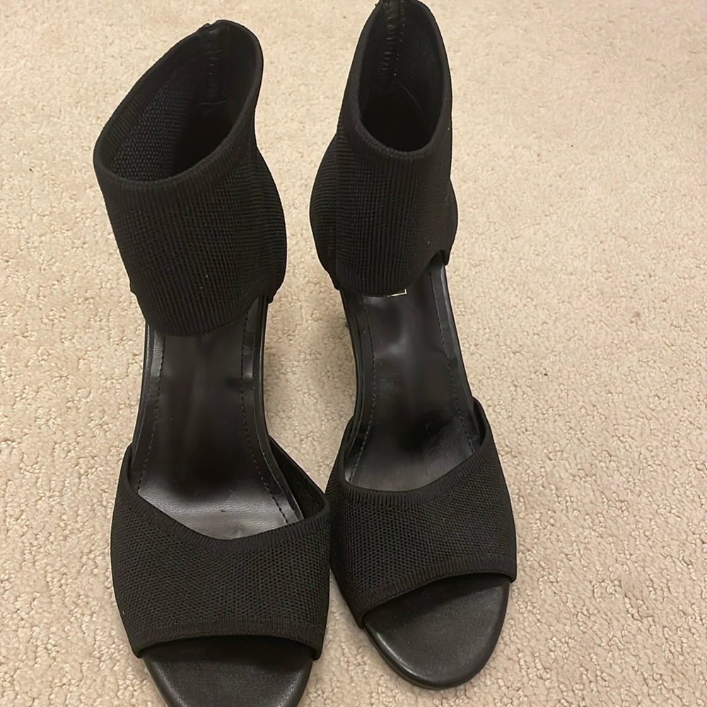 NWOT Newbella open toe heels 👵MT